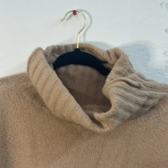 Turtle neck sweater dress - Picture 2 of 3